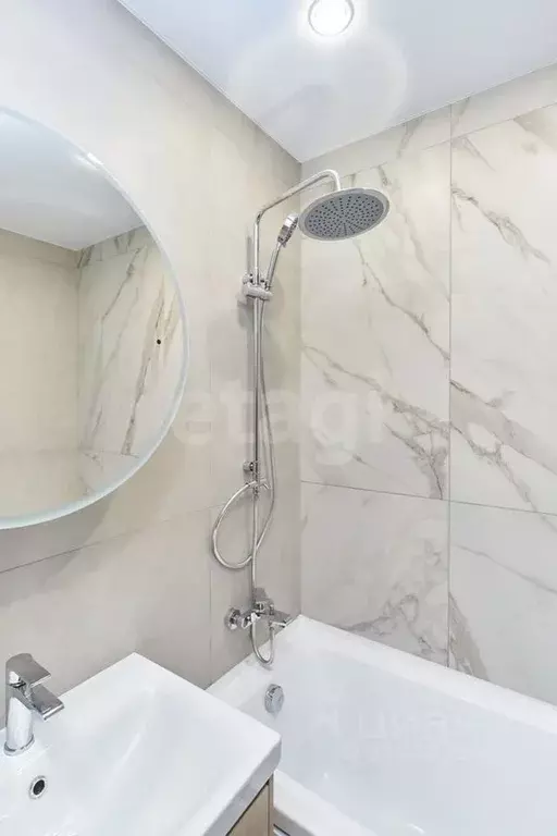 Студия Тюменская область, Тюмень ул. Новоселов, 90 (22.4 м) - Фото 1