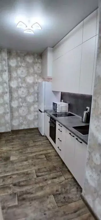 1-к кв. Тюменская область, Тюмень ул. Константина Посьета, 6 (36.0 м) - Фото 1