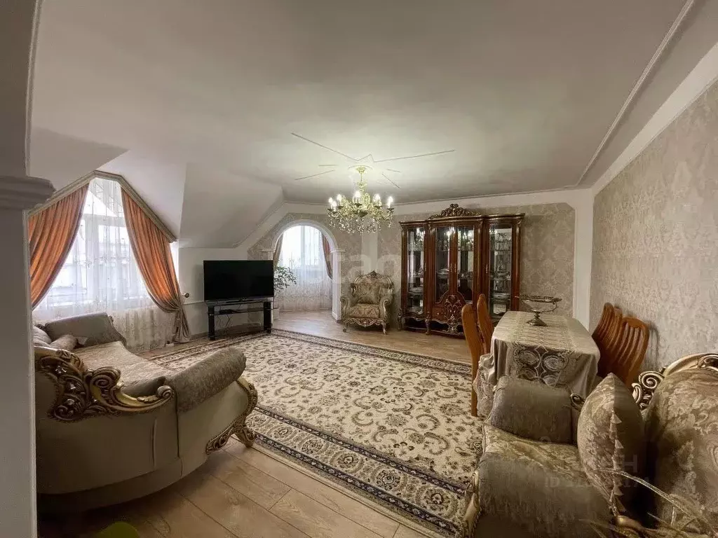 4-к кв. Карачаево-Черкесия, Черкесск ул. Космонавтов, 42А (119.4 м) - Фото 0
