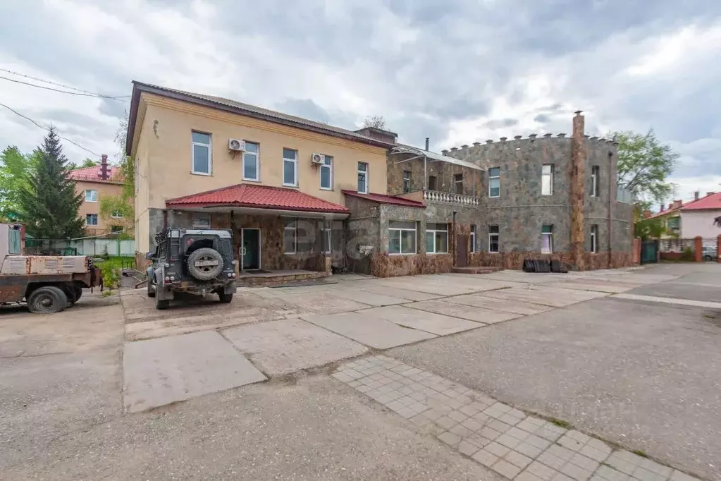 Дом в Омская область, Омск Городок Нефтяников мкр, ул. 50 лет ... - Фото 1