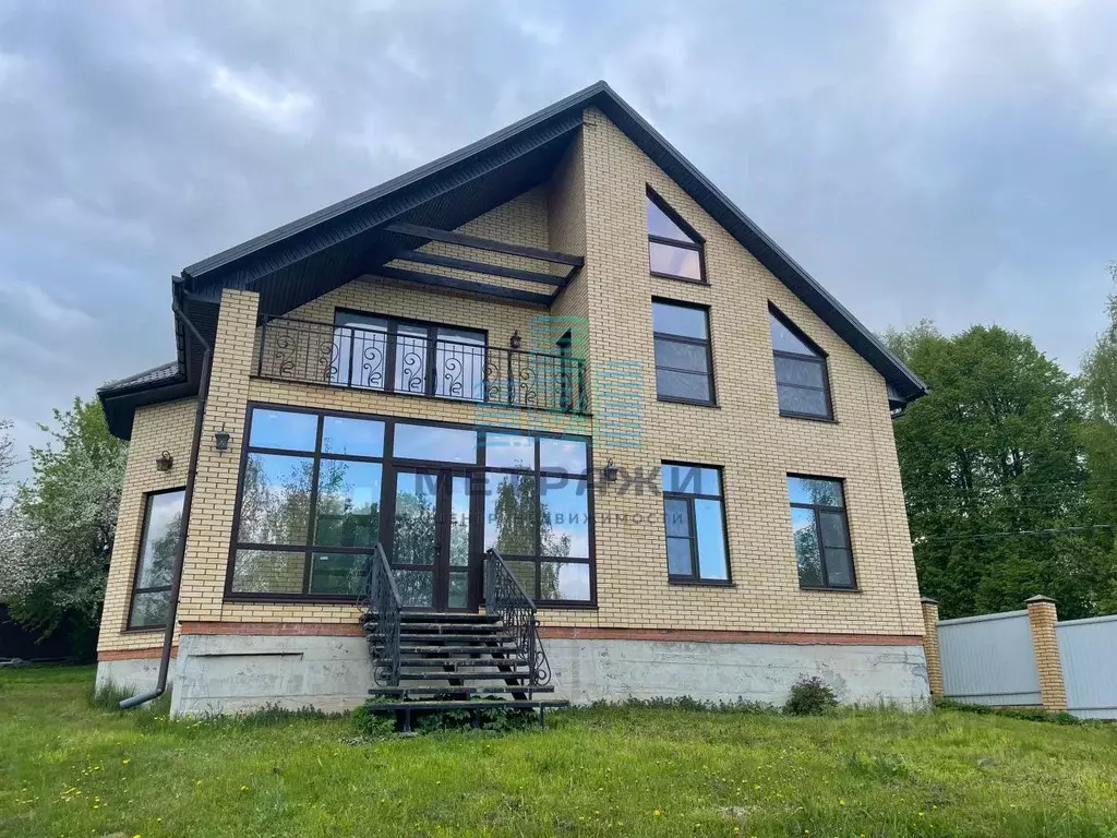 Дом в Калужская область, Калуга Можайская ул., 10 (340 м) - Фото 1