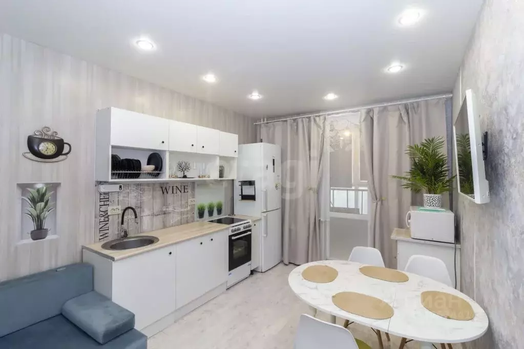 1-к кв. Тюменская область, Тюмень ул. Александра Протозанова, 12к1 ... - Фото 1