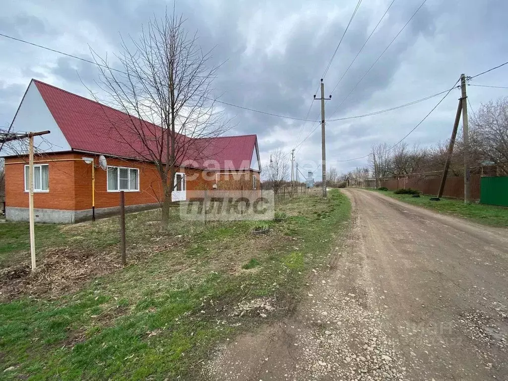 Дом в Краснодарский край, Кореновский район, Раздольная ст-ца ... - Фото 2