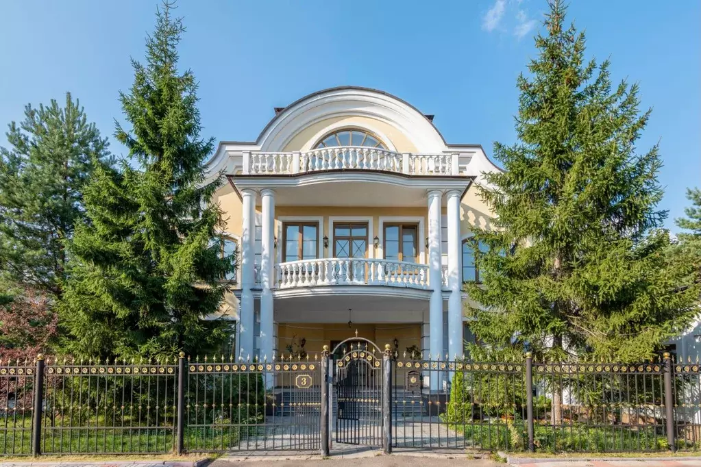 Дом в Московская область, Красногорск городской округ, с. ... - Фото 0