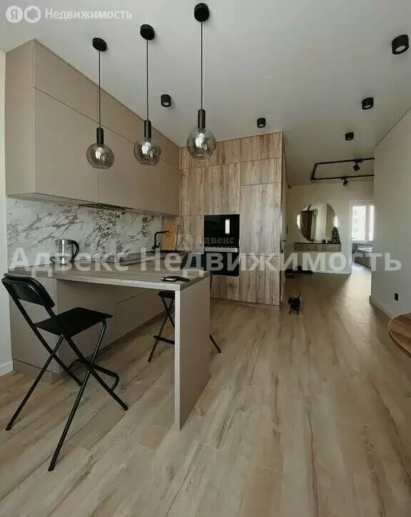 2-комнатная квартира: Тюмень, улица Александра Протозанова, 4 (57 м) - Фото 1