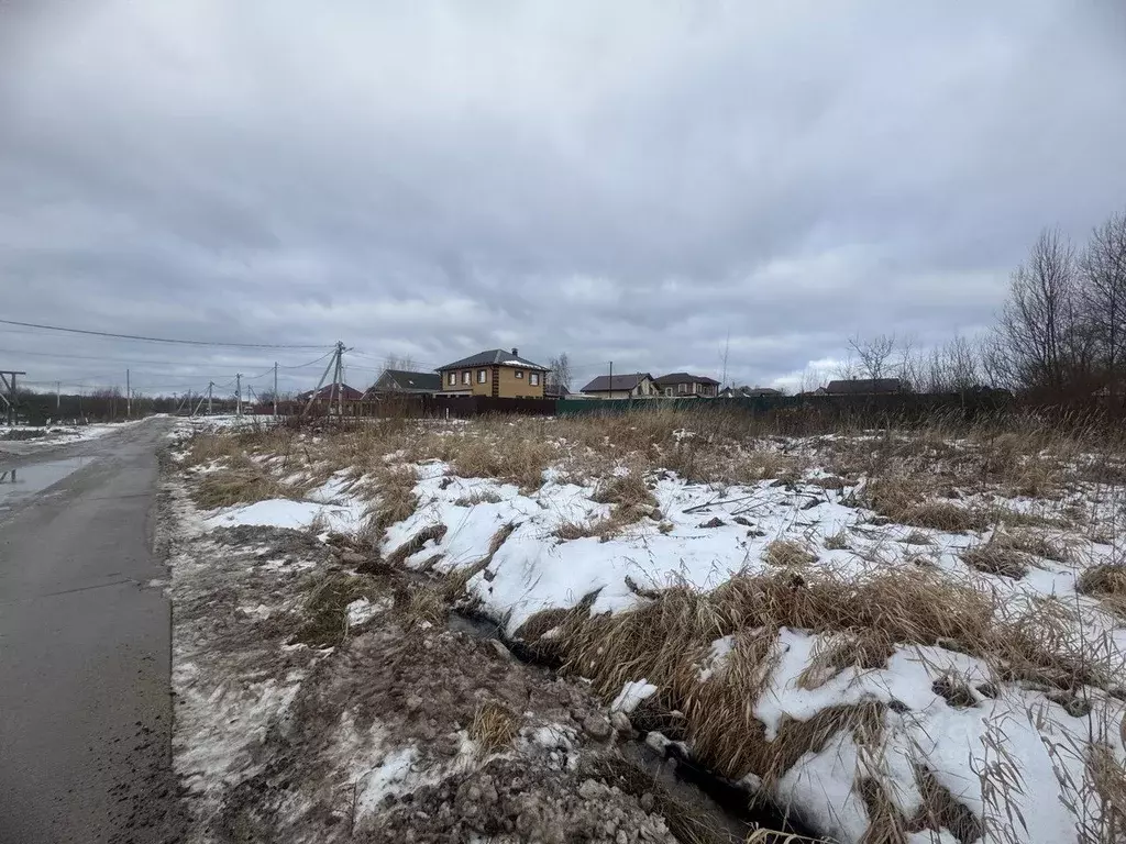 Участок в Московская область, Серпухов городской округ, пос. Большевик ... - Фото 0