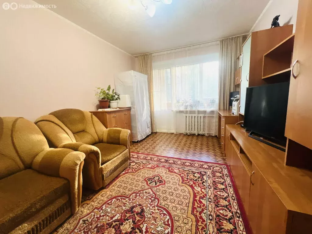 1-комнатная квартира: Новочебоксарск, улица 10-й Пятилетки, 13 (36 м) - Фото 1