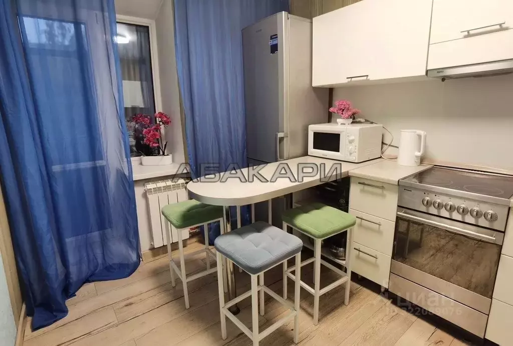 2-к кв. Красноярский край, Красноярск ул. Сурикова, 54А (48.0 м) - Фото 1