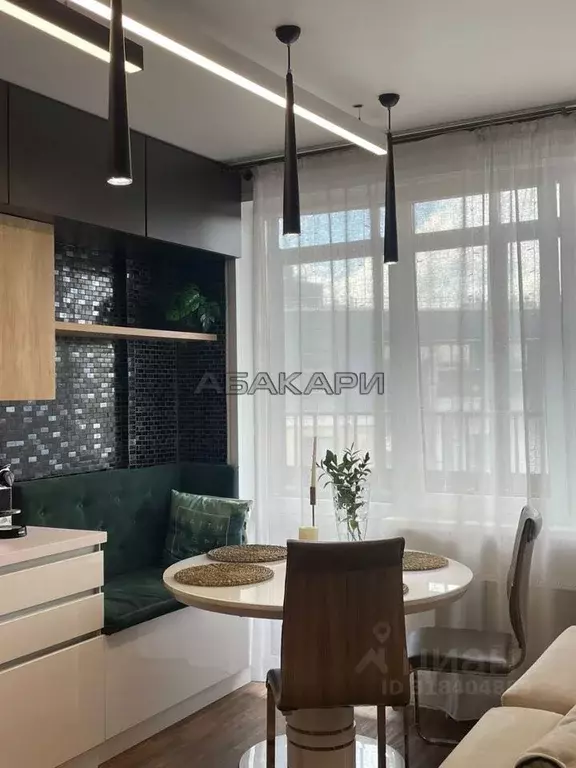 3-к кв. Красноярский край, Красноярск ул. Петра Ломако, 14 (80.0 м) - Фото 1