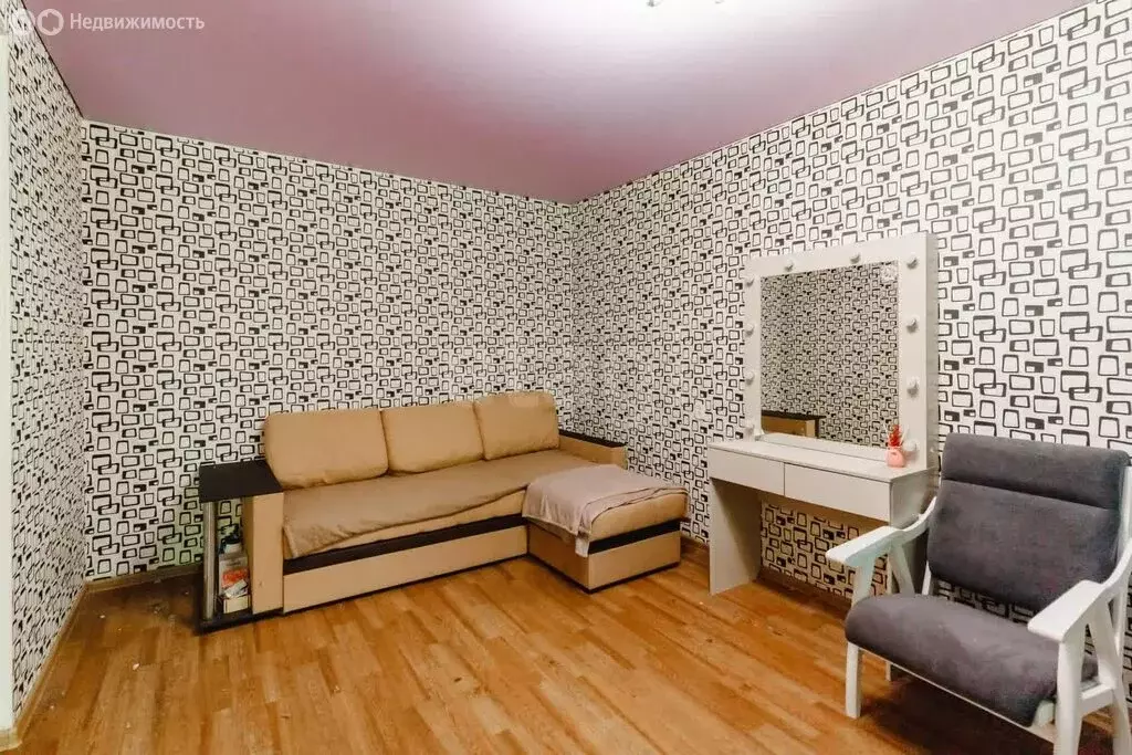 2-комнатная квартира: Комсомольск-на-Амуре, Комсомольская улица, 32к3 ... - Фото 0