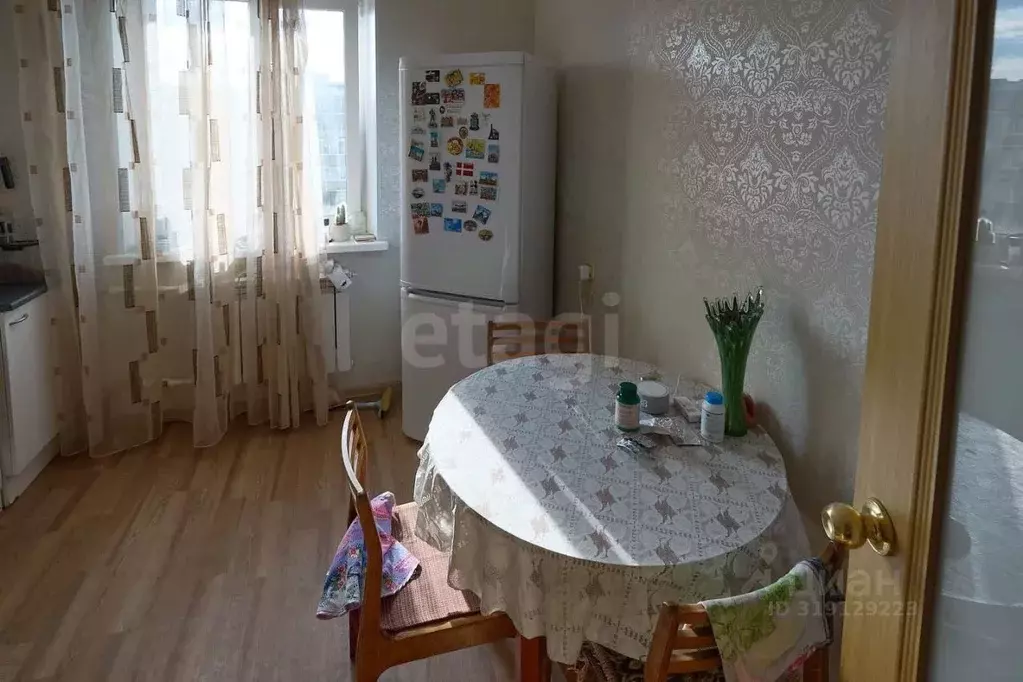 2-к кв. Вологодская область, Череповец Остинская ул., 40 (50.0 м) - Фото 0