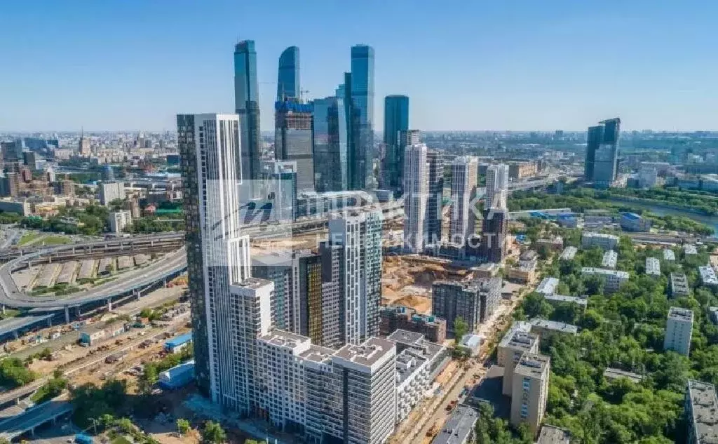Продается 3-комнатная квартира - Фото 1