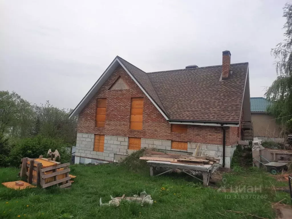 Дом в Липецкая область, Добровский муниципальный округ, с. ... - Фото 1