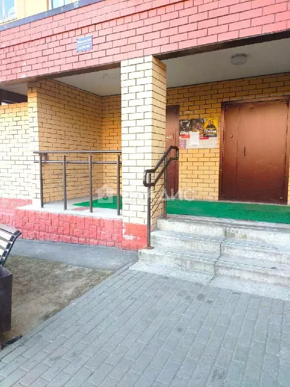 Продается 3-комнатная квартира - Фото 1