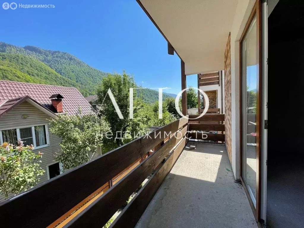 Дом в посёлок городского типа Красная Поляна, улица Защитников ... - Фото 1