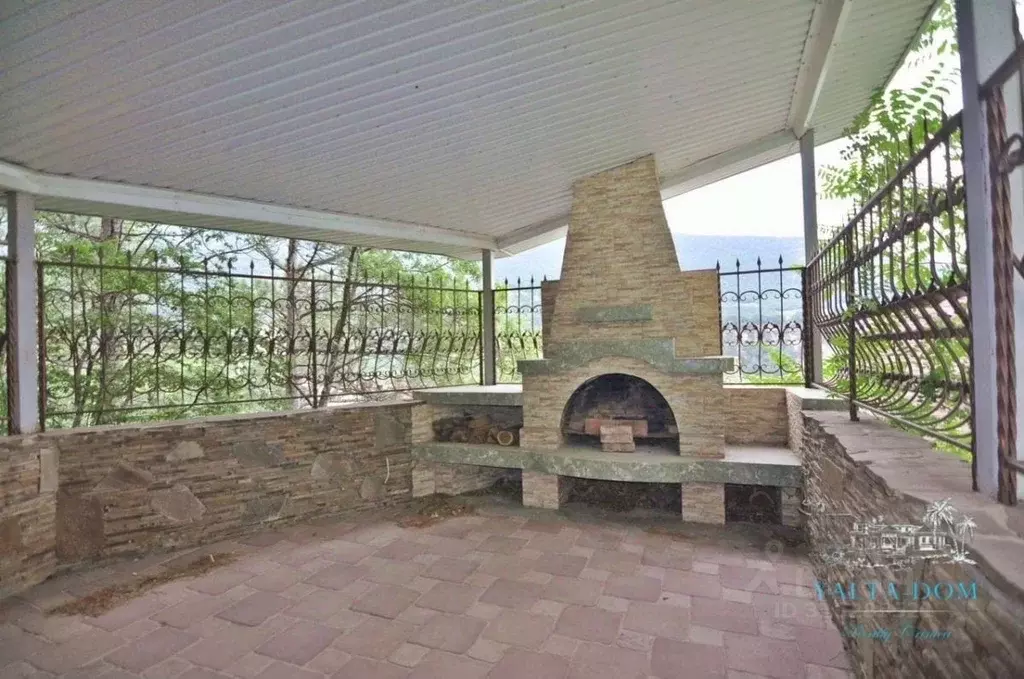 Дом в Крым, Ялта городской округ, Виноградное пгт ул. Красина, 20 (420 ... - Фото 1