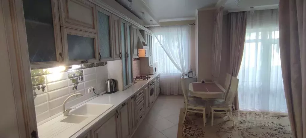 1-к кв. Краснодарский край, Геленджик ул. Нахимова, 9 (54.0 м) - Фото 0