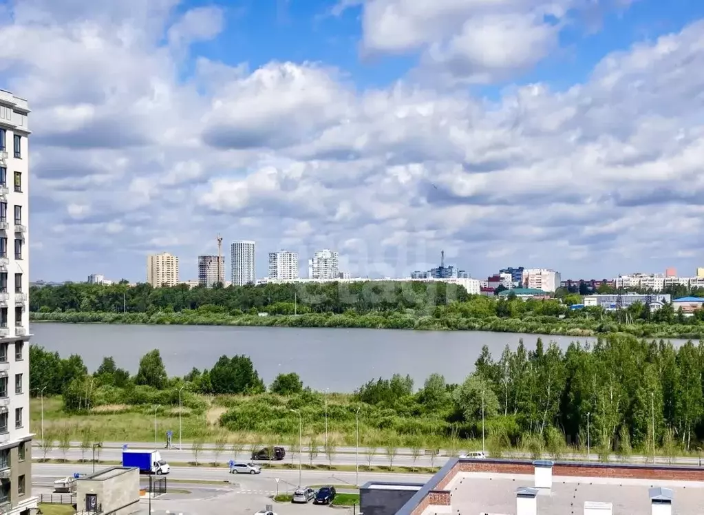 2-к кв. Тюменская область, Тюмень ул. Братьев Бондаревых, 5 (60.8 м) - Фото 1