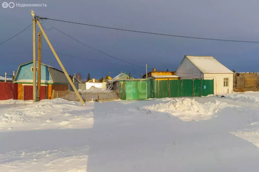 Дом в Омская область, рабочий посёлок Любинский, улица Карла Либкнехта ... - Фото 2