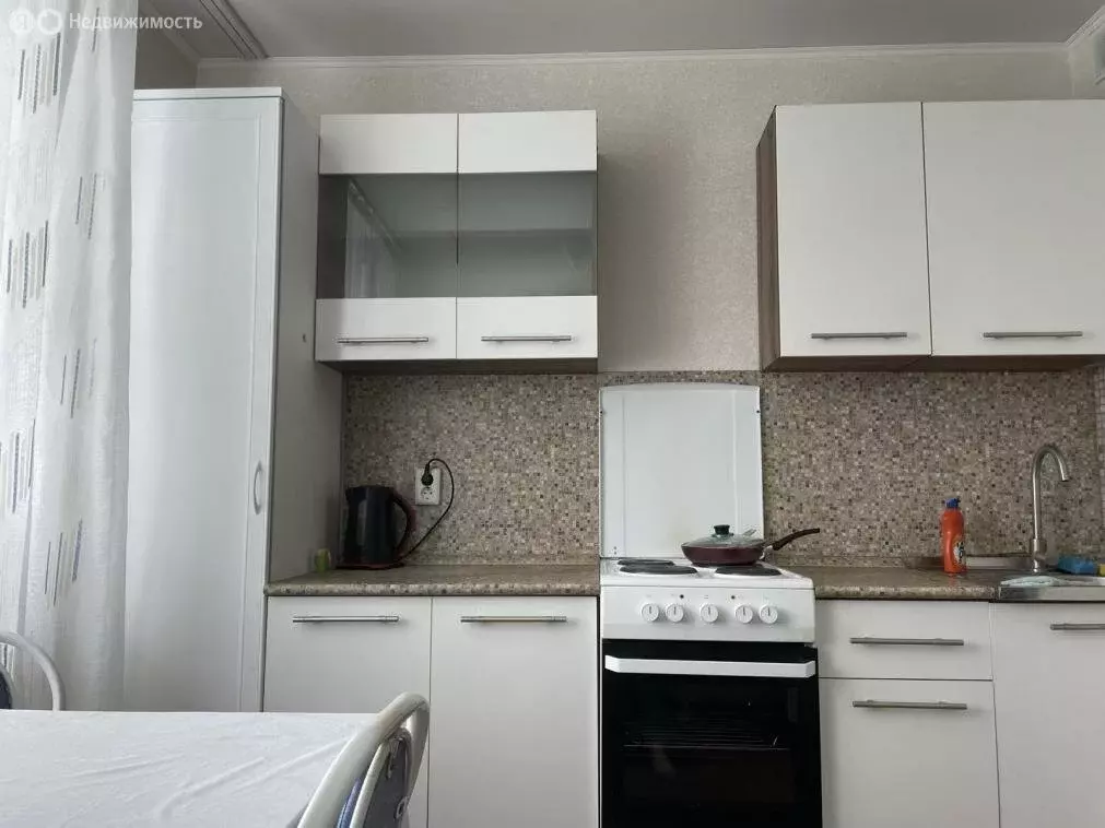 1-комнатная квартира: Тюмень, улица Мельникайте, 127А (34 м) - Фото 1