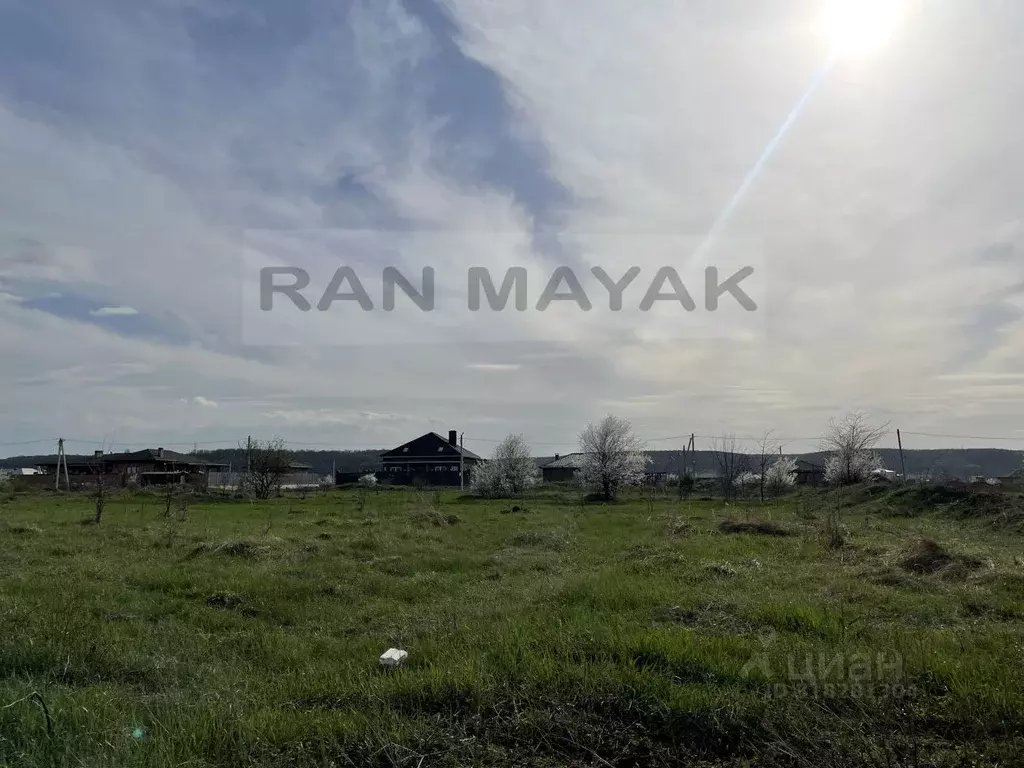 Участок в Адыгея, Майкоп городской округ, Гавердовский хут. ул. ... - Фото 0