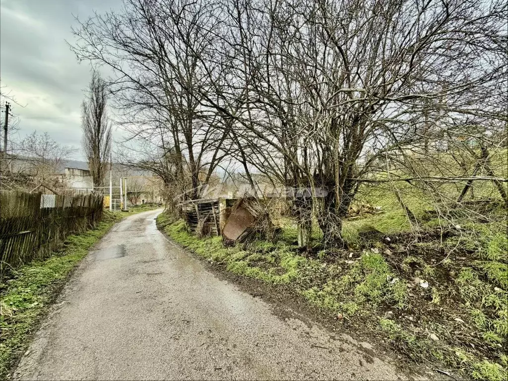 Участок в Крым, Бахчисарайский район, с. Верхоречье ул. ... - Фото 1