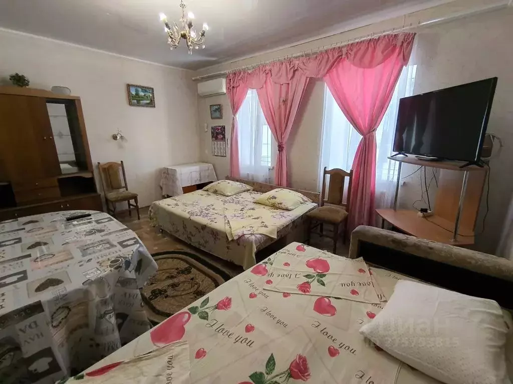 Дом в Крым, Судак ул. Нахимова, 20 (50 м) - Фото 1