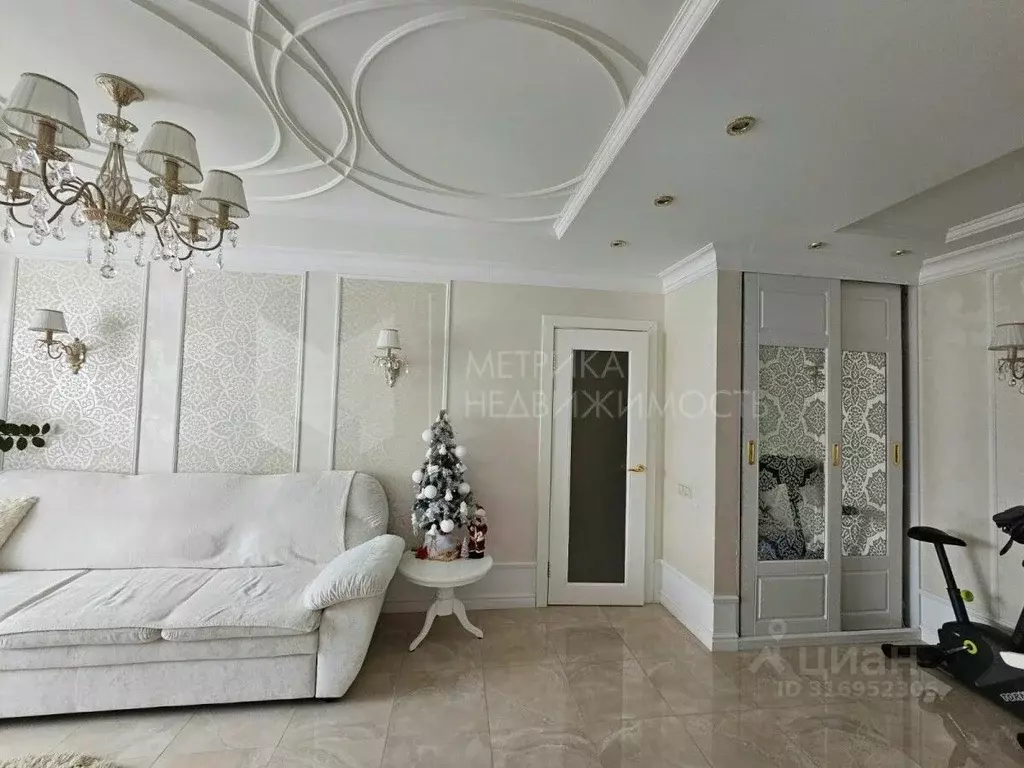 3-к кв. Тюменская область, Тюмень ул. Демьяна Бедного, 102 (65.0 м) - Фото 0