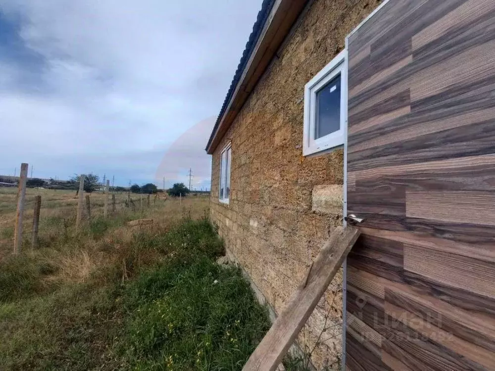 Дом в Крым, Сакский район, Ореховское с/пос, с. Червоное ул. Мира (92 ... - Фото 2