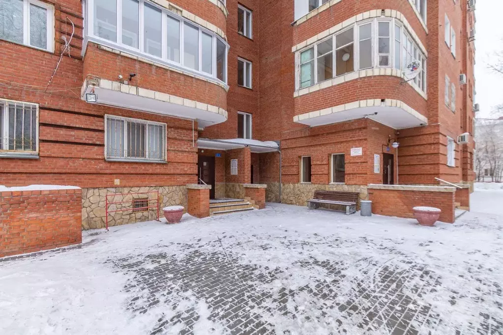 3-к кв. Омская область, Омск Осоавиахимовская ул., 2 (99.0 м) - Фото 1