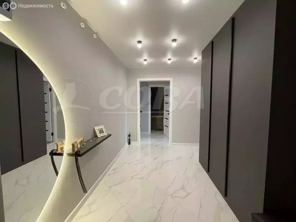 2-комнатная квартира: Тюмень, улица Павла Шарова, 25 (67 м) - Фото 0