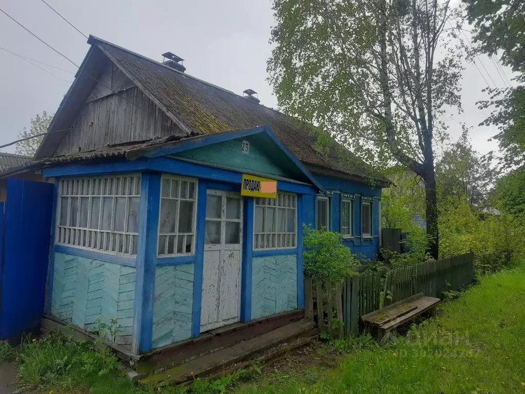 Дом в Брянская область, Навлинский район, Синезерское с/пос, с. Ревны ... - Фото 1