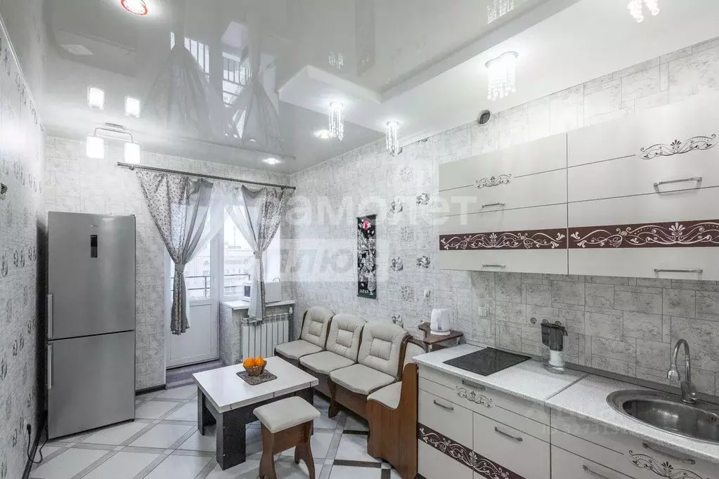 1-к кв. Омская область, Омск ул. Звездова, 127 (36.7 м) - Фото 1