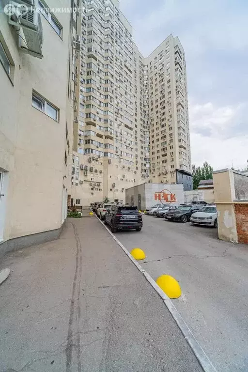 3-комнатная квартира: Саратов, улица имени И.В. Мичурина, 18/68 (68 м) - Фото 0