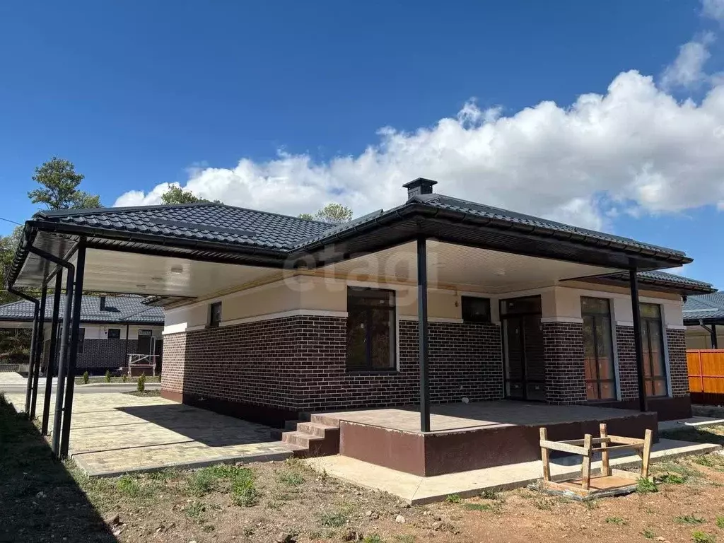 Дом в Крым, Симферопольский район, Добровское с/пос, с. Краснолесье ... - Фото 1