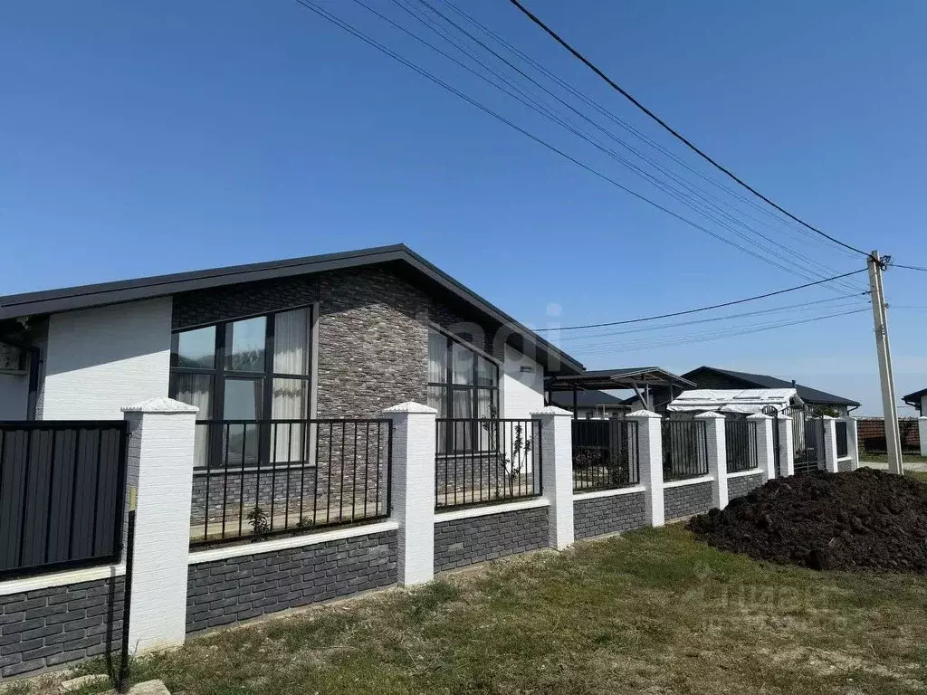 Дом в Крым, Феодосия Колос СПК, ул. Береговая (125 м) - Фото 1