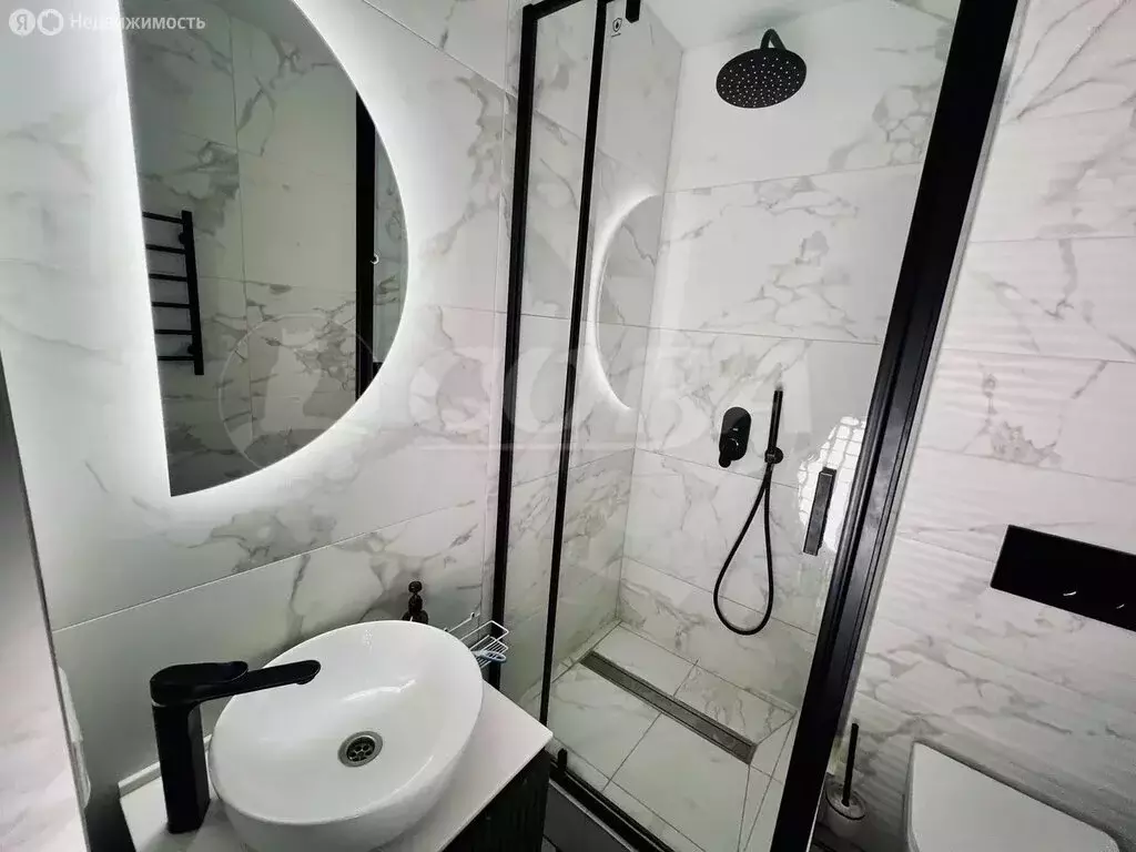 2-комнатная квартира: Тюмень, улица 50 лет Октября, 57Бк1 (80 м) - Фото 1