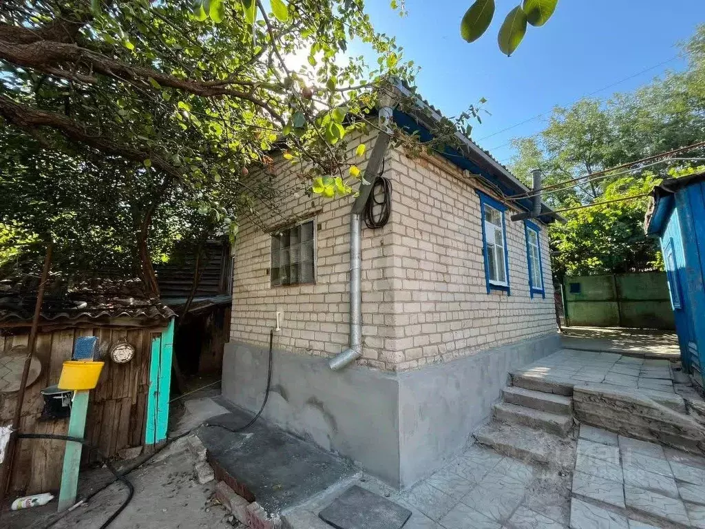 Дом в Калмыкия, Элиста пер. Братьев Алехиных, 10 (50 м) - Фото 1
