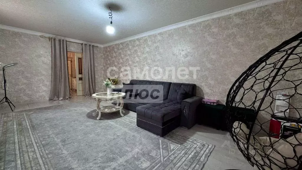 Дом в Дагестан, Хасавюрт пос. Ветеран, ул. 18-я Ветеран, 43 (400 м) - Фото 1