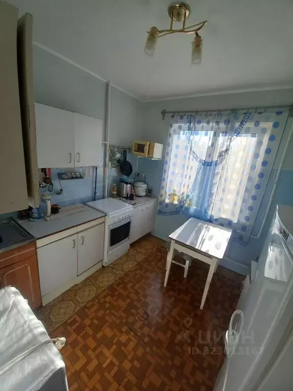 2-к кв. Омская область, Омск просп. Комарова, 1 (53.7 м) - Фото 1