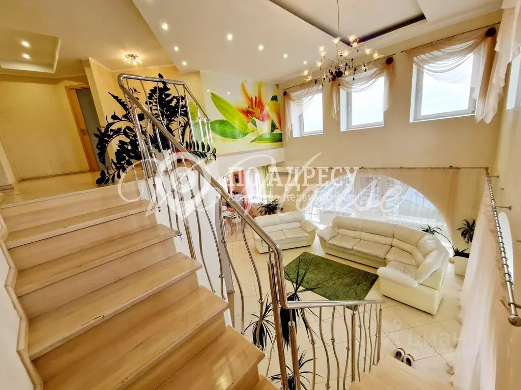 6-к кв. Саратовская область, Саратов Театральная пл., 1/37 (202.0 м) - Фото 2