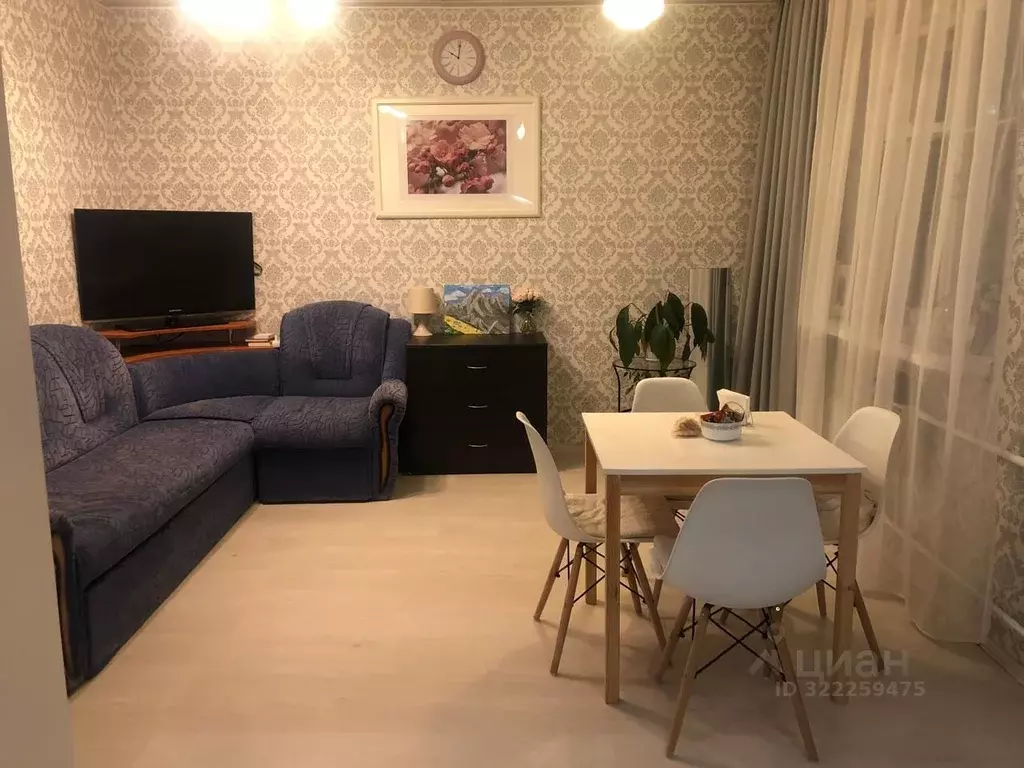 Комната Свердловская область, Екатеринбург ул. Парниковая, 4 - Фото 1