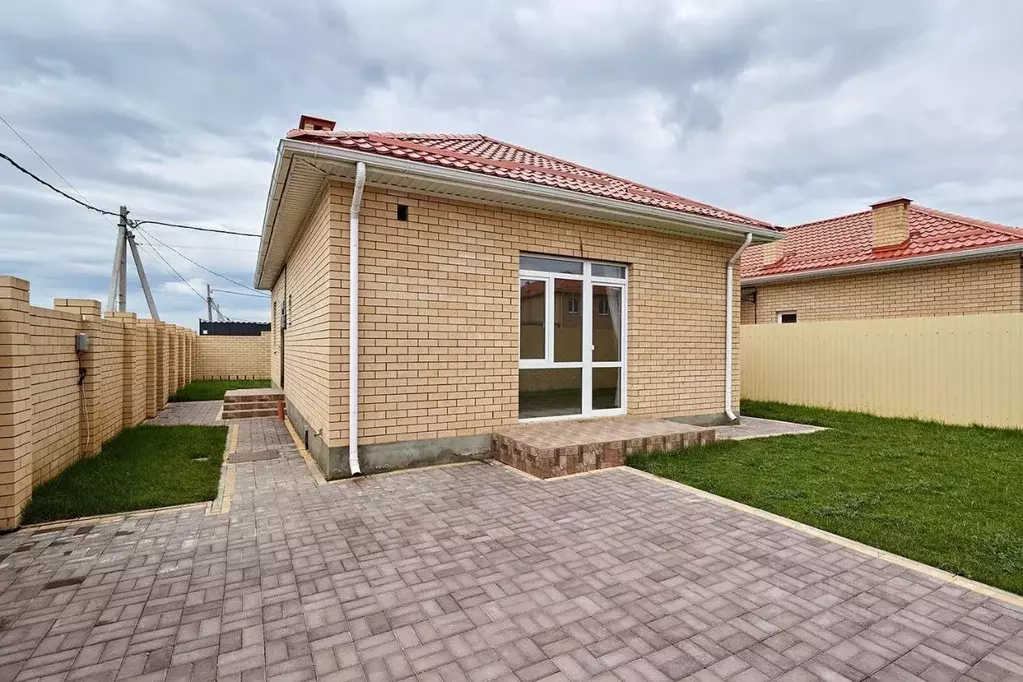 Дом в Краснодарский край, Динской район, Южно-Кубанское с/пос, пос. ... - Фото 1