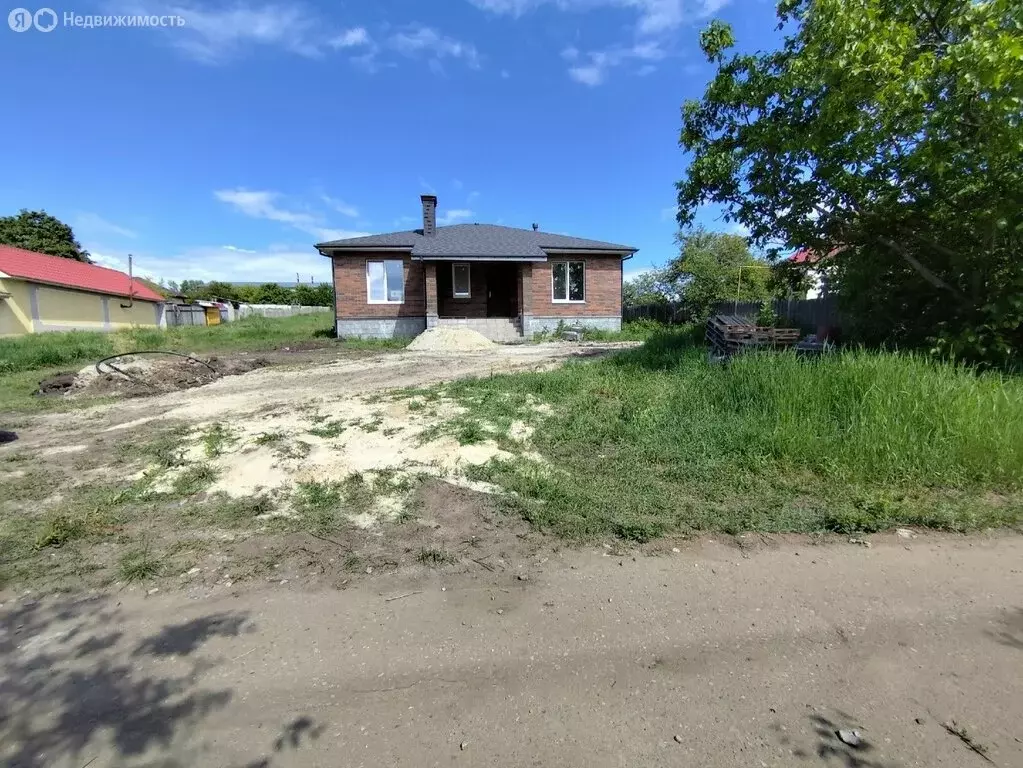 Дом в село Беловское, улица Буханова (110 м) - Фото 1