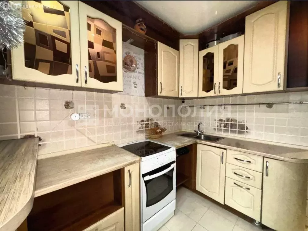 3-комнатная квартира: Белогорск, улица Кирова, 47 (58.4 м) - Фото 1