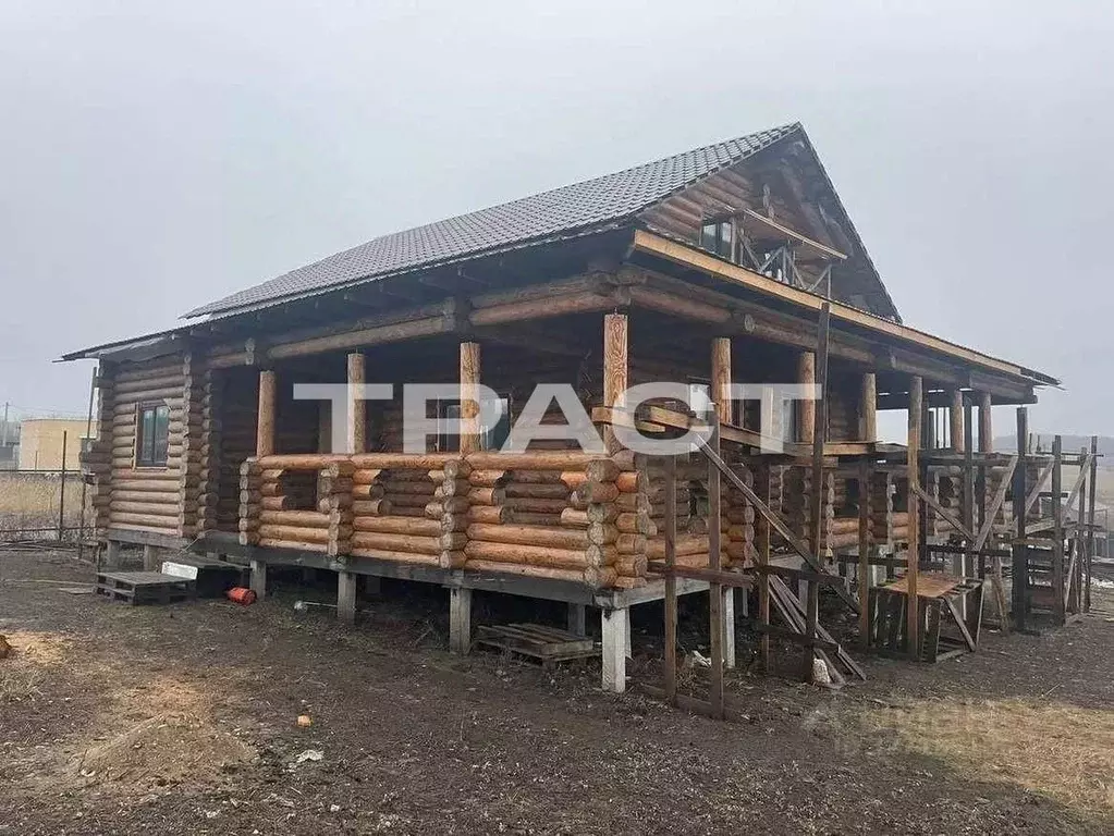 Дом в Воронежская область, Семилукский район, Губаревское с/пос, с. ... - Фото 1