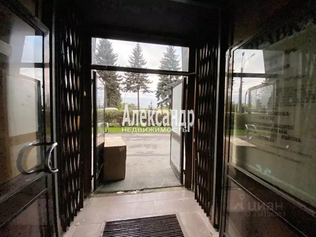 Торговая площадь в Санкт-Петербург Красногвардейская пл., 5 (452 м) - Фото 2