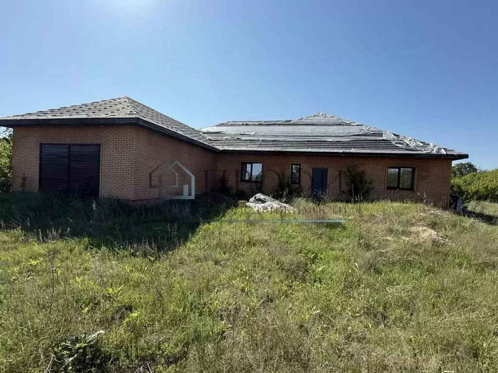 Дом в Белгородская область, Новый Оскол Новоселовская ул. (290 м) - Фото 1