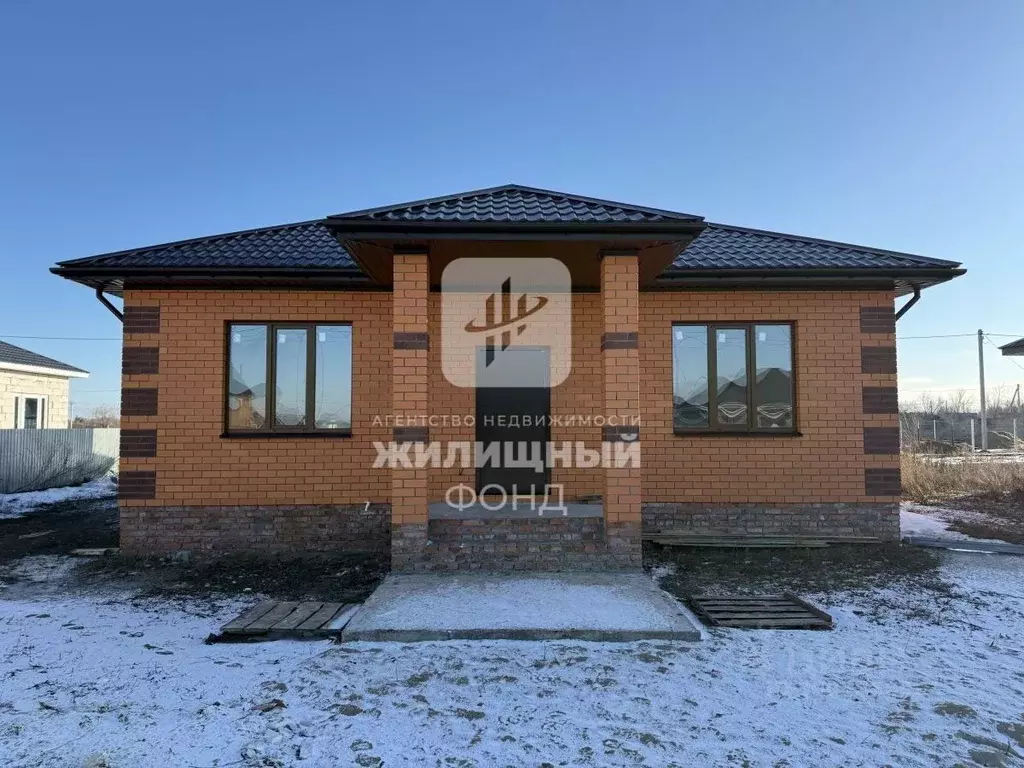 Дом в Саратовская область, Энгельсский район, Новопушкинское ... - Фото 1