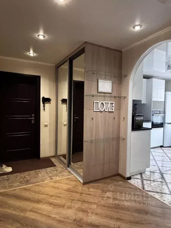 3-к кв. Омская область, Омск Заозерный мкр, просп. Менделеева, 10/1 ... - Фото 1